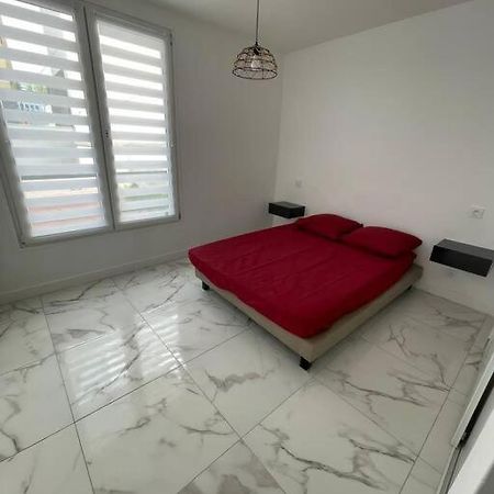 Appartement 2 Pieces, Salon Et Chambre, 44M2 Refait A Neuf Клиши Екстериор снимка