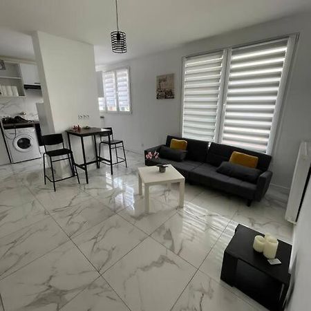 Appartement 2 Pieces, Salon Et Chambre, 44M2 Refait A Neuf Клиши Екстериор снимка